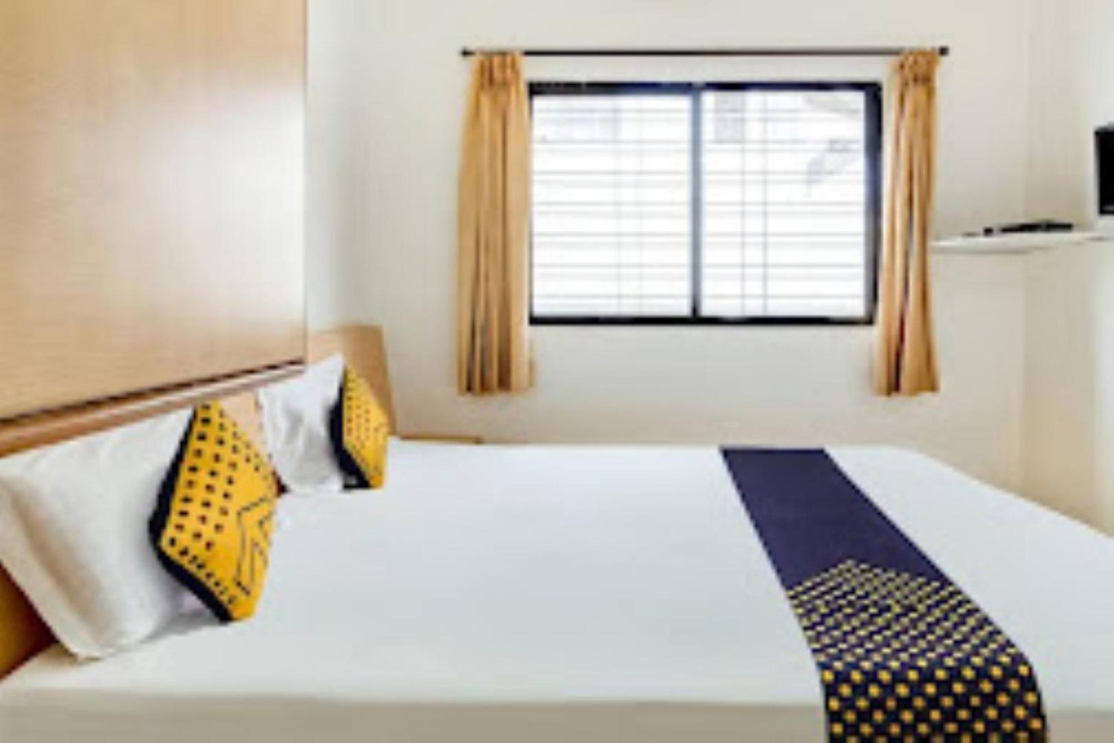 Hotel Rahi Nashik Ngoại thất bức ảnh